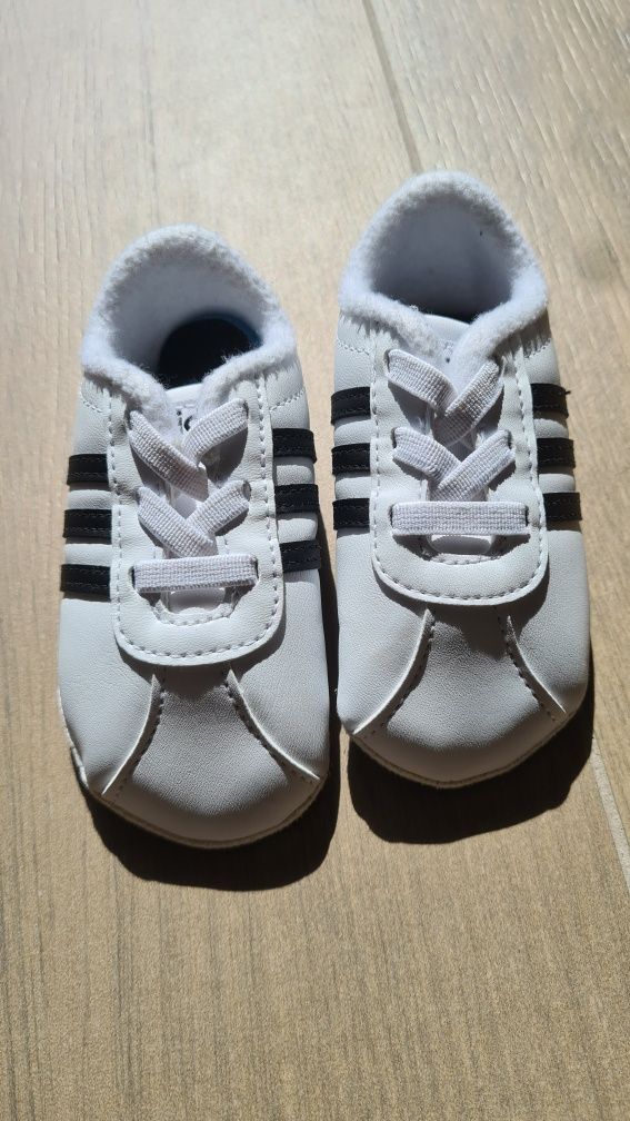 Buciki niemowlęce białe niechodki adidas 19 sneakersy adidaski