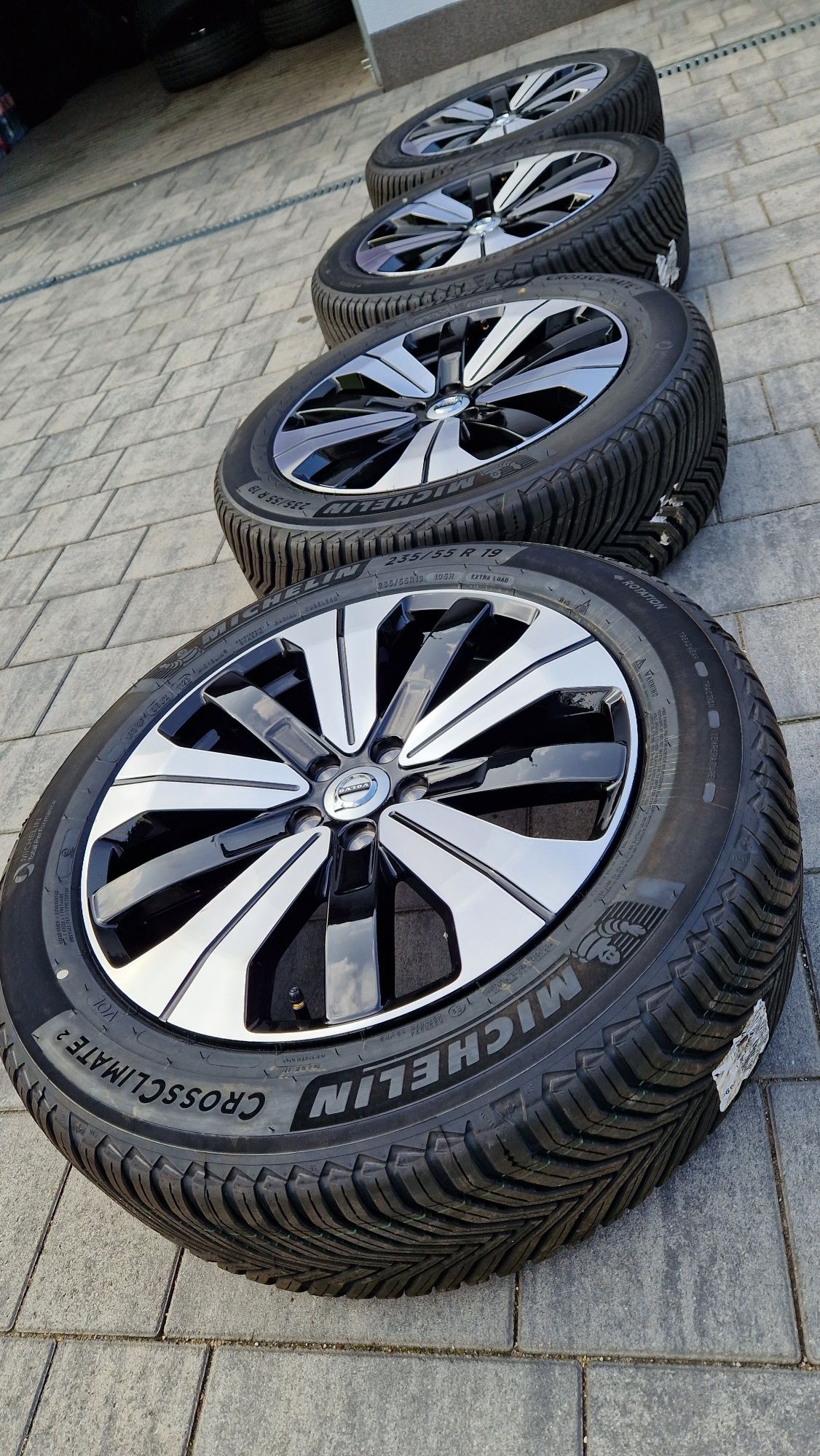 Alufelgi koła Volvo 5x108 xc60  xc40 19 cali nowe opony Michelin 235/5