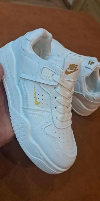 Buty damskie 
36-41
Dwa kolory 
Wysyłka pobraniowa