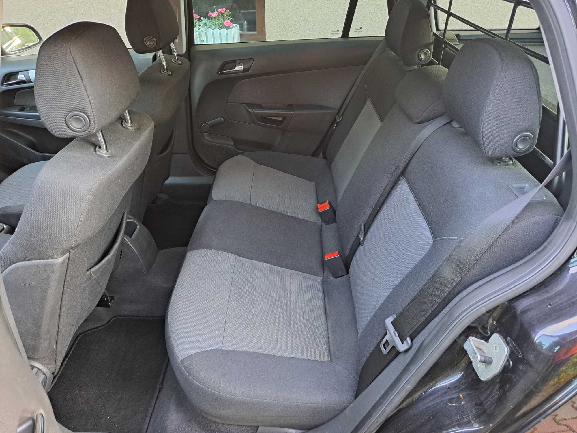 Opel Astra zadbany samochód