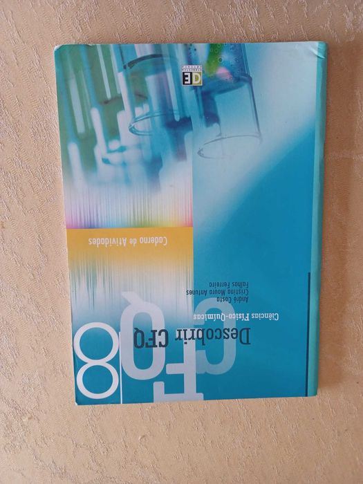 Descobrir CFQ - Físico - Químicas - 8 ano (como novo)
