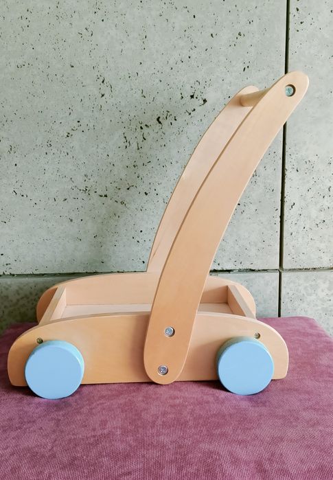 Drewniany wózek, pchacz