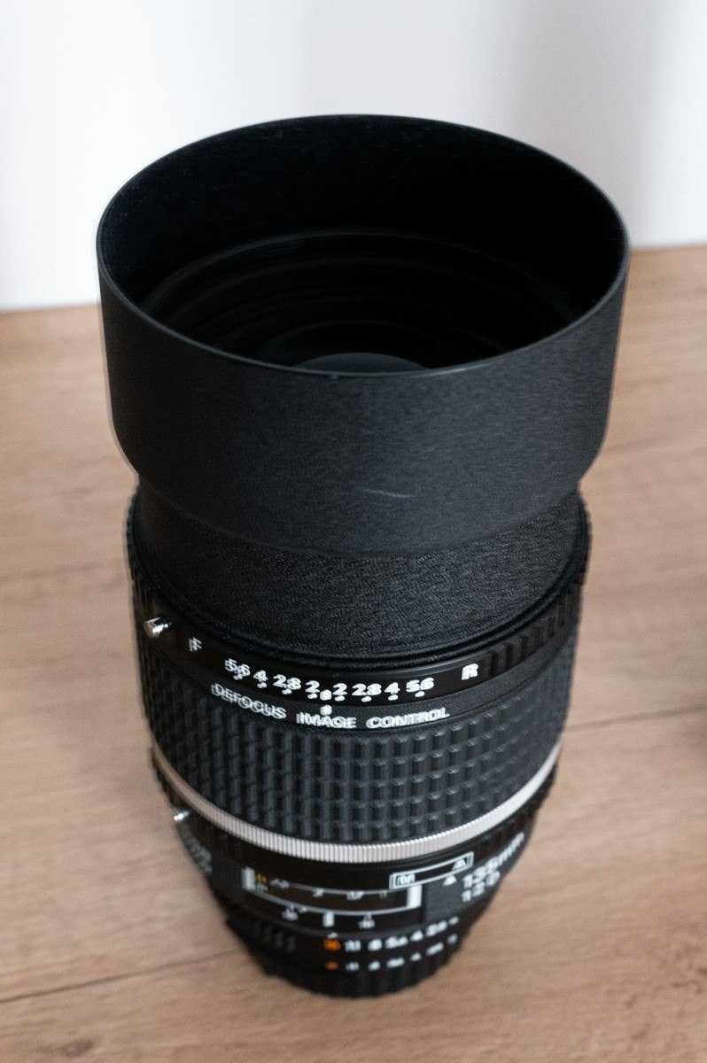 Об'єктив Nikon AF DC NIKKOR 135mm f2D із захисною лінзою (є коробка)