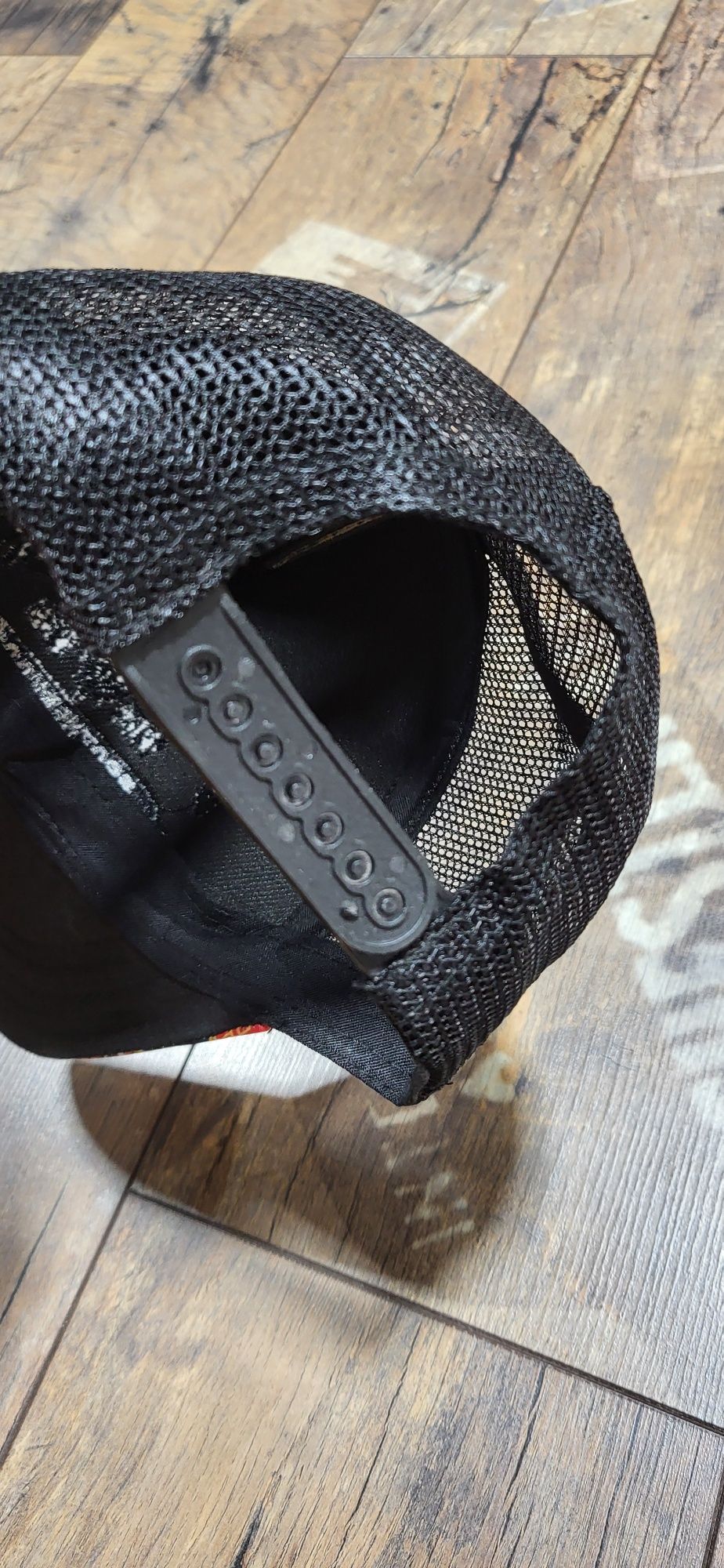 Kolorowa czapka z daszkiem tył siatka Dsquared2 unisex