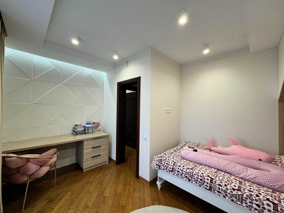 Будинок. Сокільники, вул.Успенська, 20 сот, гараж та гостьовий будинок