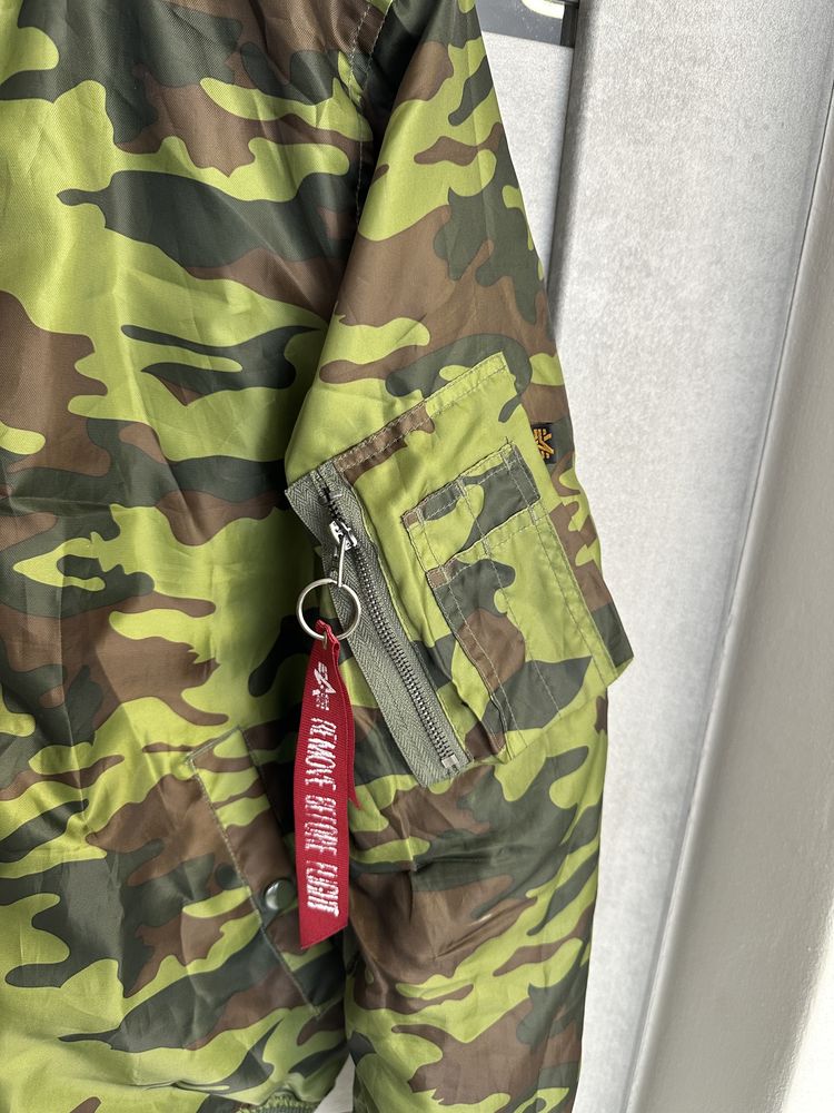 Бомбер Alpha Industries M розмір!