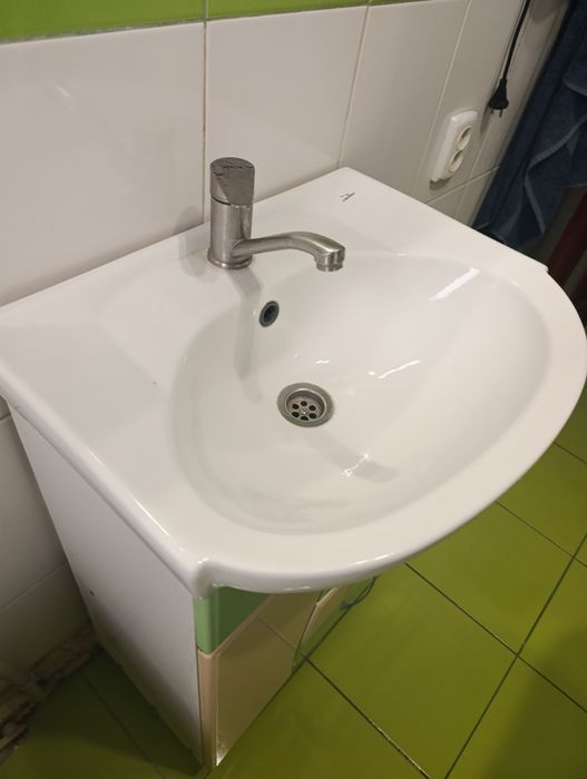 Умывальник з раковиной 60 см