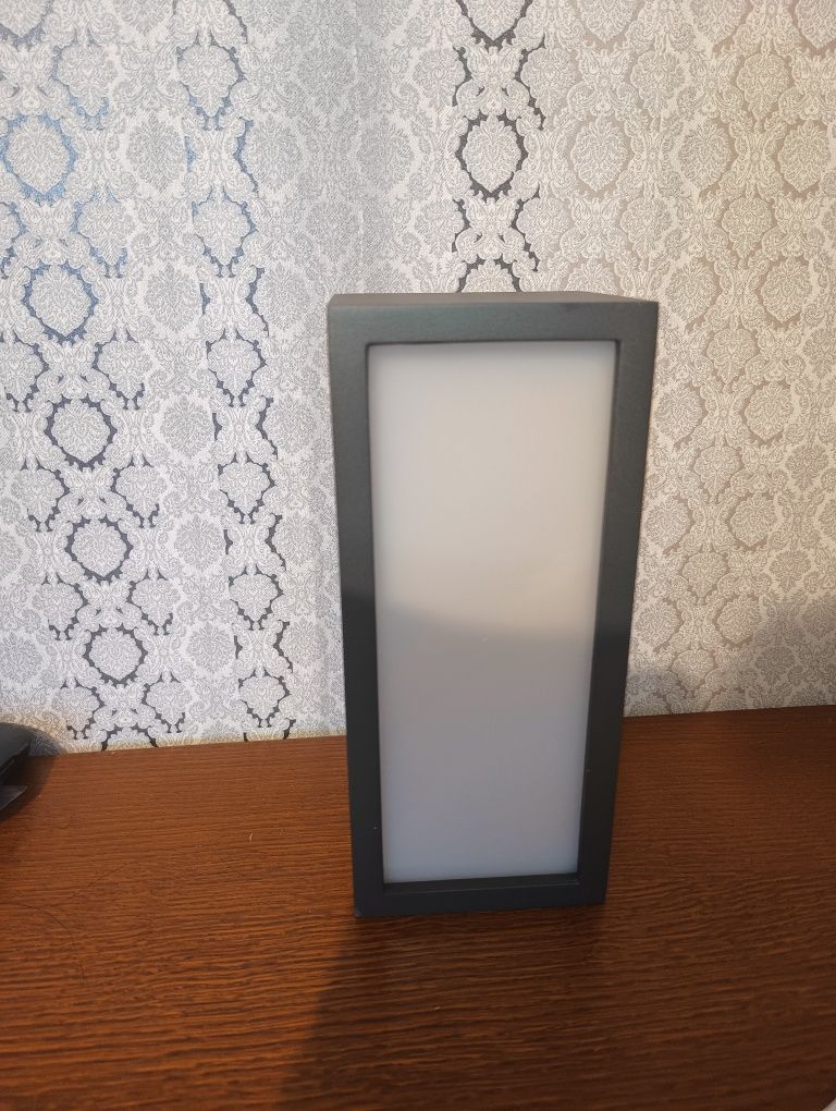 Zewnętrzna lampa ścienna HLFVLITE