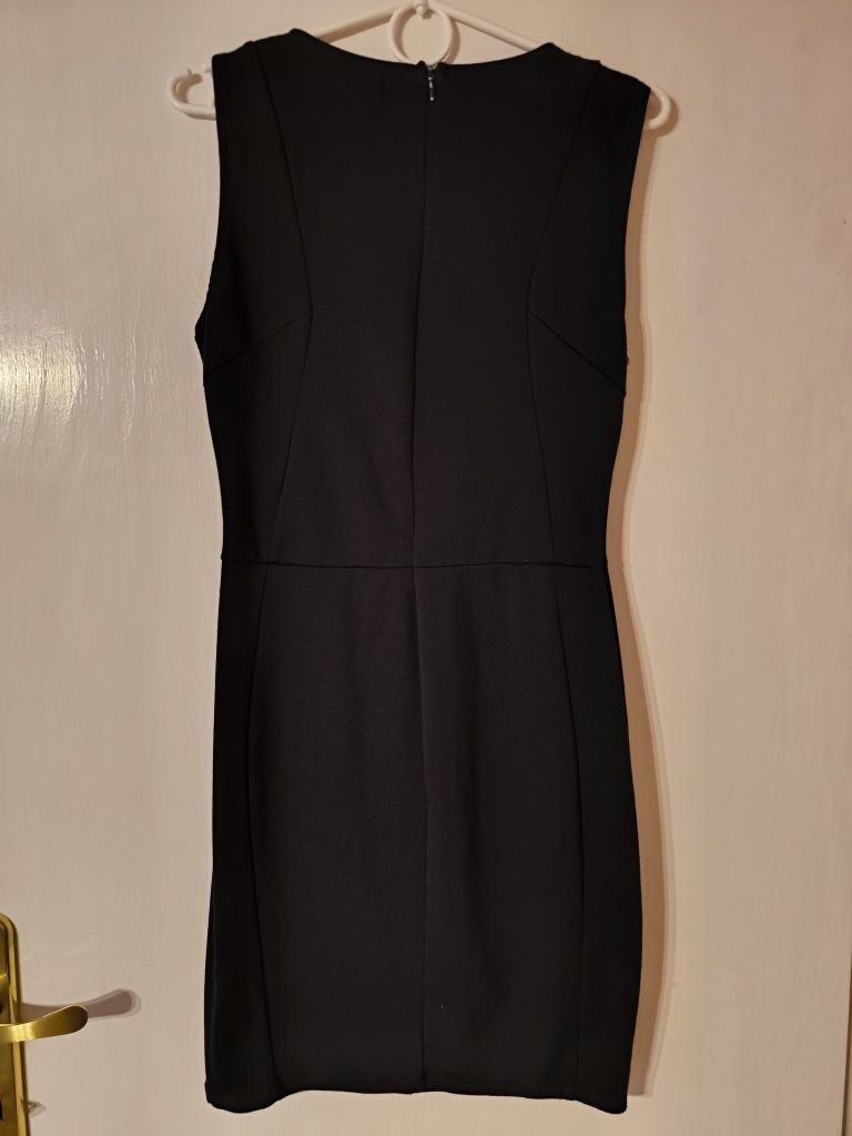 Mała czarna sukienka Pull & Bear