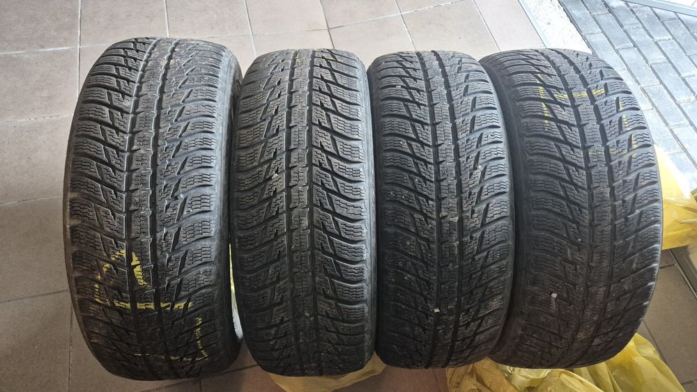 Sprzedam opony zimowe Nokian WR SUV 3