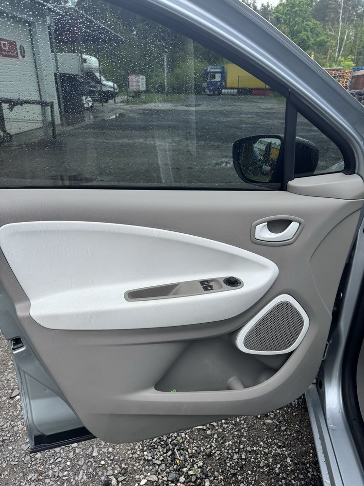 Продам Renault Zoe 2018 40квт