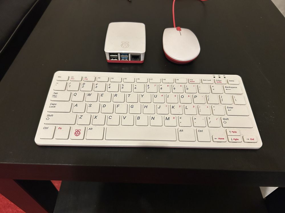 Raspberry Pi4 Model B 8GB Desktop Kit
