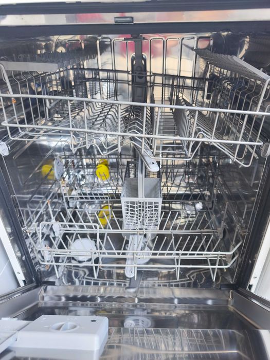 Máquina de Lavar Loiça LG  LD-2040WH para peças (funciona, perde água)