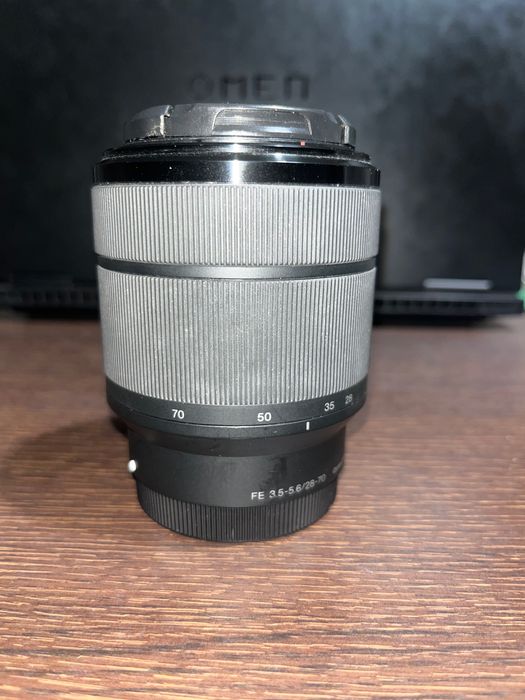 Lente Sony FE 28–70 mm F3.5-5.6 OSS
