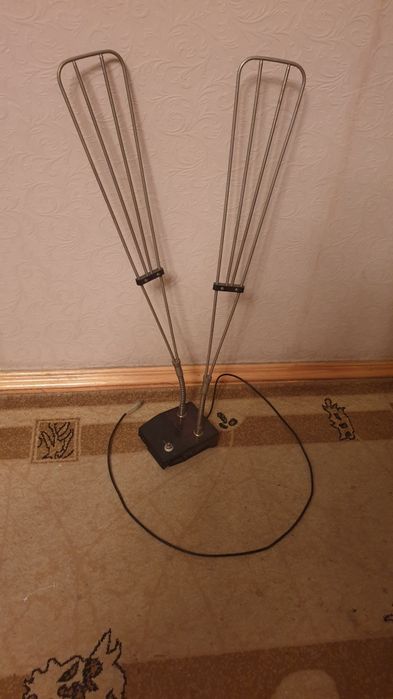 Продам  телевизионную антенну.