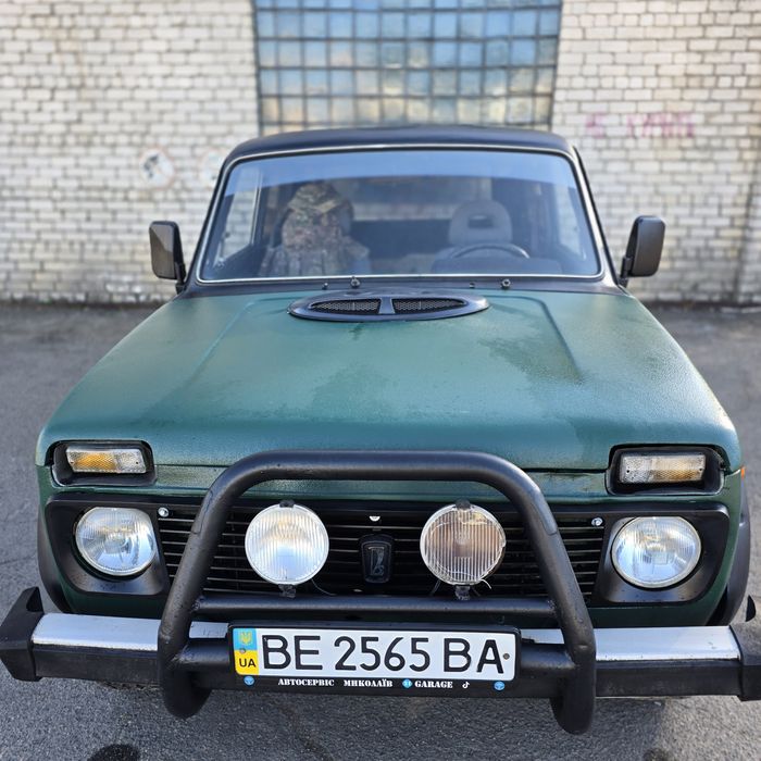 Продаю Ваз 2121 в хорошем состоянии покрашена в Раптор