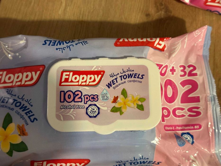 Chusteczki nawilżane bezalkoholowe Floppy 1 op.-102szt / Zestaw 10 op.
