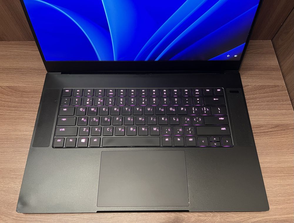 Razer Blade 15 i7-10875H 8ядер/RTX 2070 Super 8gb/32/512/300Hz 15’6