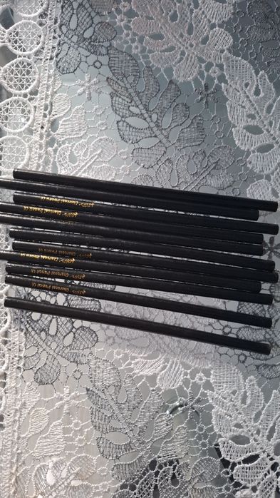 11 szt węgiel rysunkowy w kredce