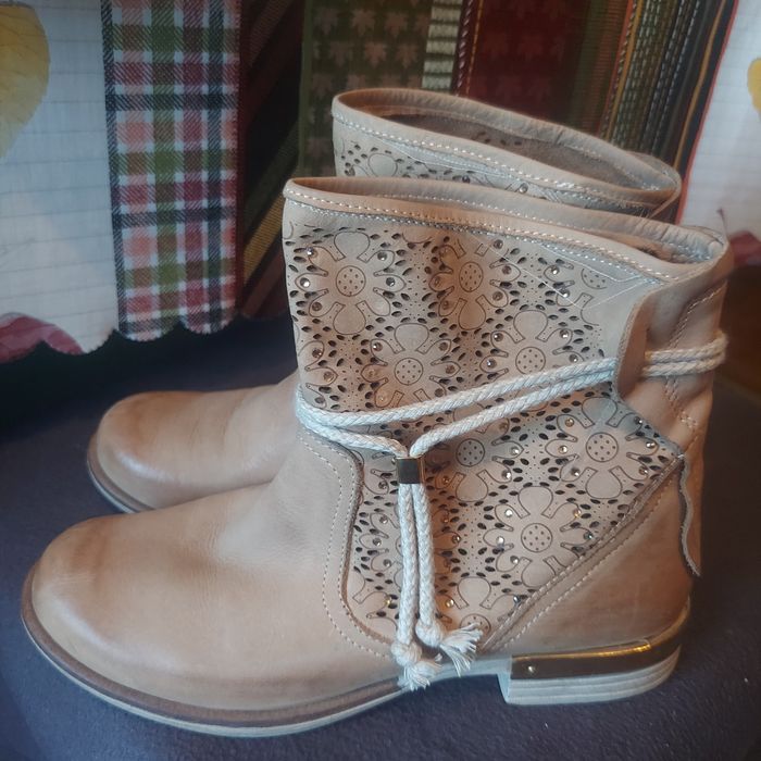 Продам літні сапоги 39р Італія