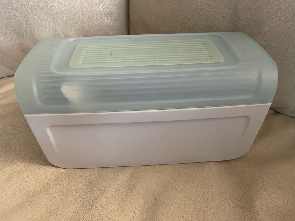 Pojemnik chlebak Tupperware A143 Junior jak nowy