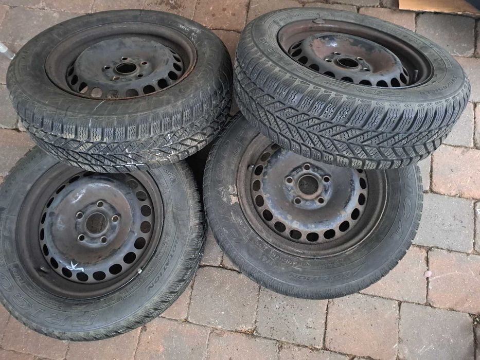 * zimowki * DEBICA * 195/65 r15 GOLF V VI* TOURAN* A3* PASSAT 5x112
