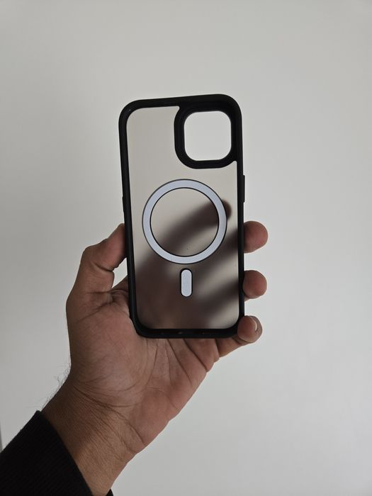 4 Capas iphone 15 (pouco uso)