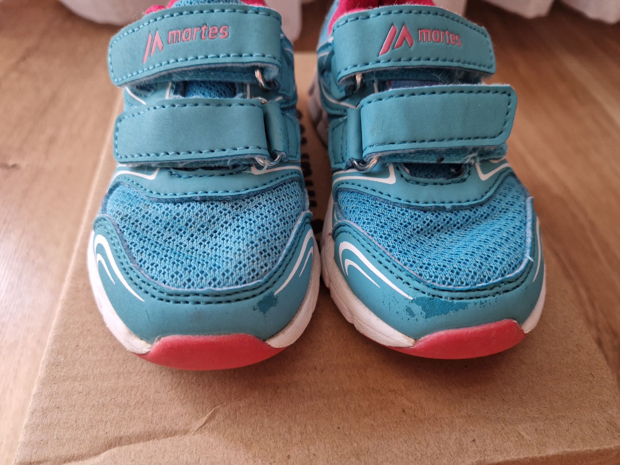 Dziecięce buty sportowe rozmiar 22