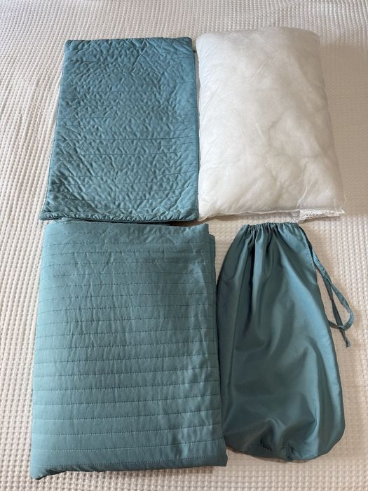 Narzuta IKEA Karit, 180×280 cm plus poszewka z wypełnieniem 40×65 cm.