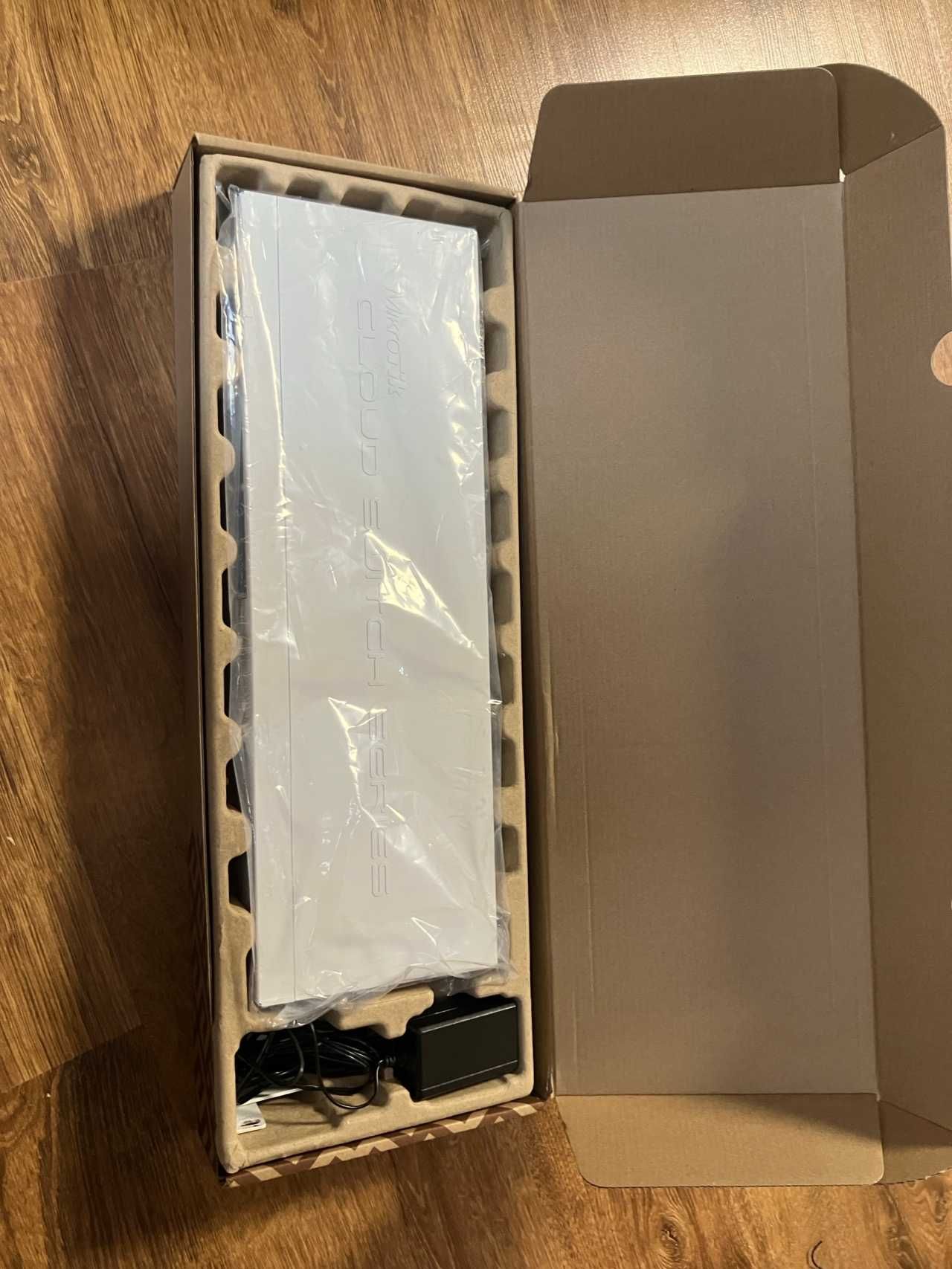 Switch MikroTik CRS326-24G-2S+RM