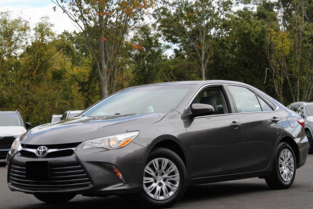 Toyota Camry LE      2015