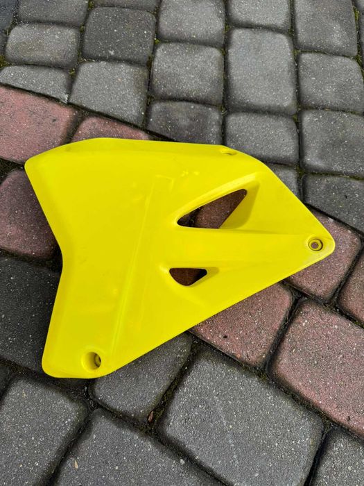 komplet blotnik plastikow boczek oslony kratka suzuki rm 85 r 00-24