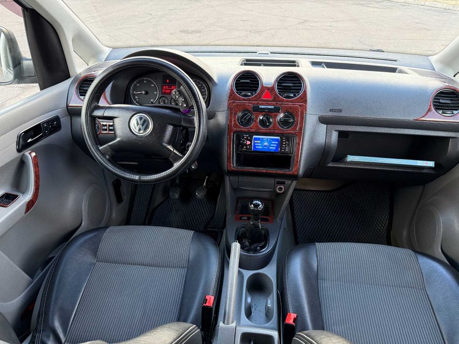 Продам VOLKSWAGEN Caddy пас 2004 1.9d механiка