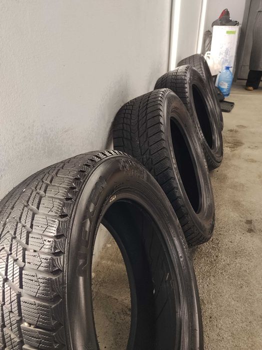 Продам зимову резину 205/60/16