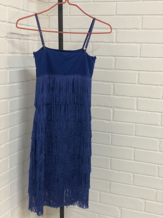 Романтичне коктейльне плаття на  бретелях