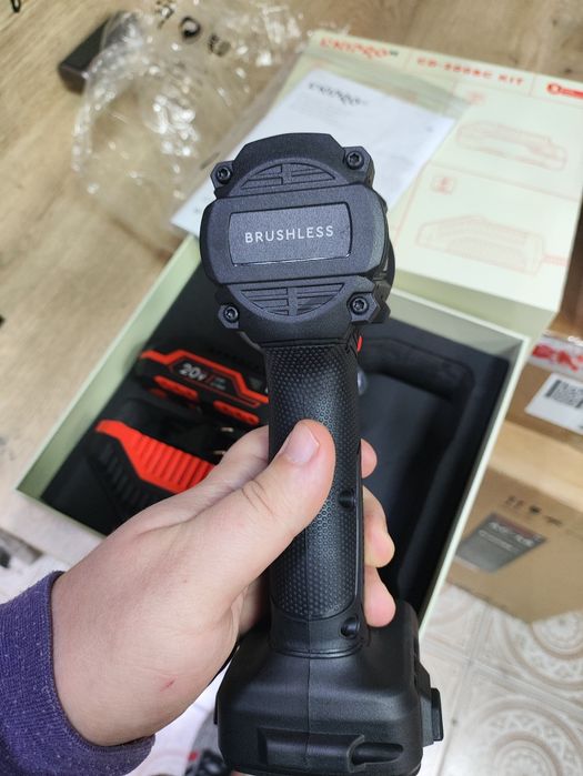 Безщітковий шурік Дніпро-М Dnipro-M CD-200BC Ultra BP-220, 2Ah + заряд