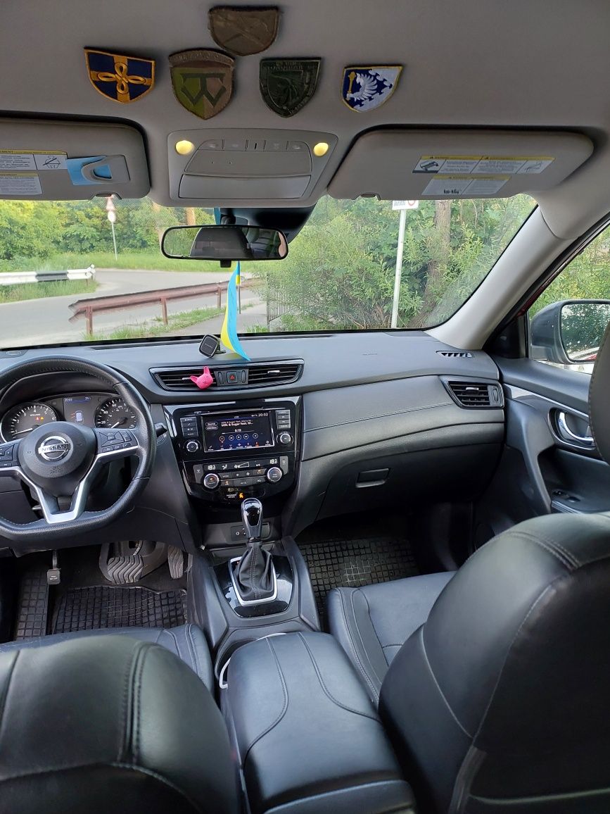 Nissan Rogue  2019 року
