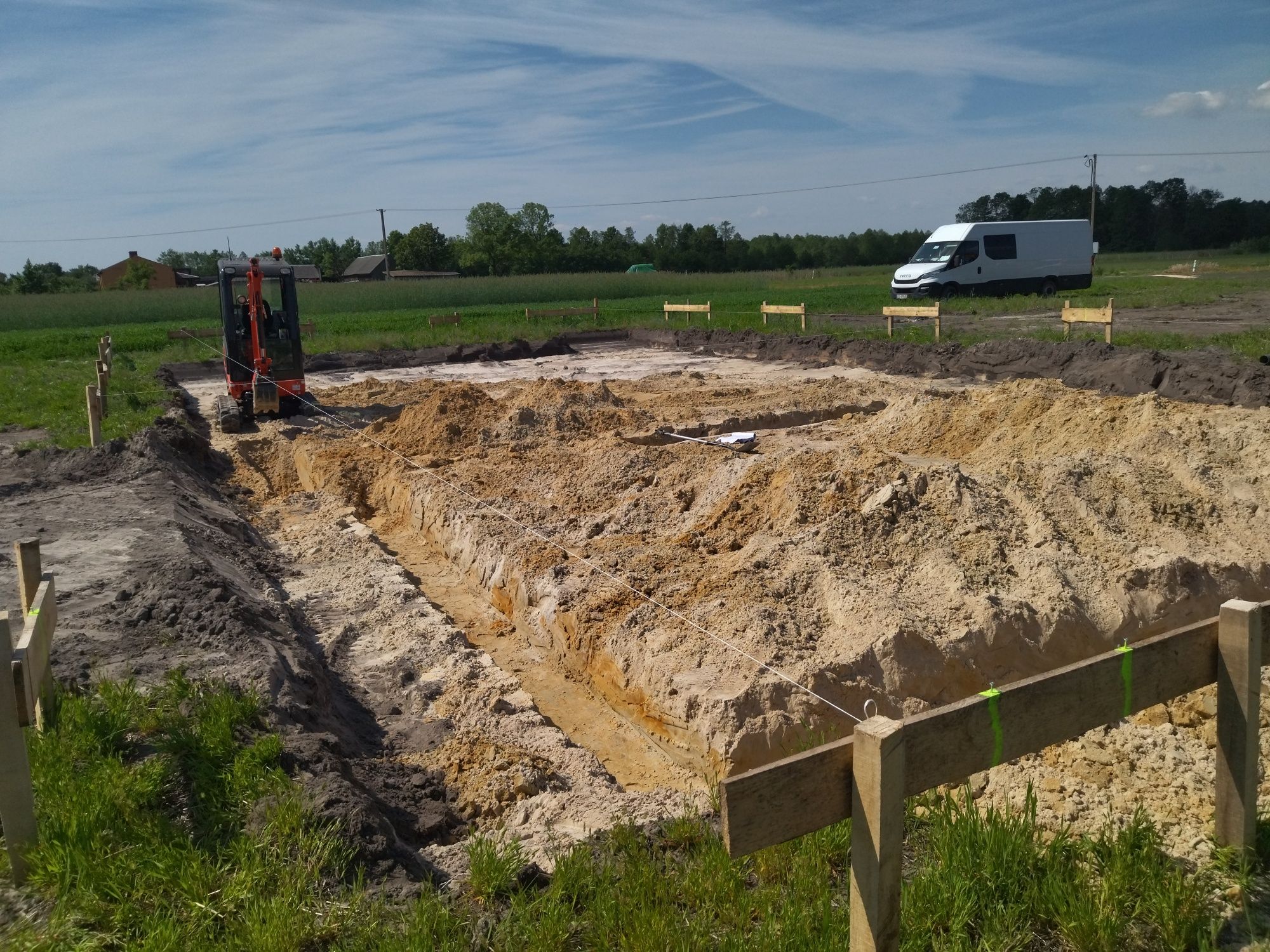 Usługi koparką gąsienicową i minikoparką wynajem woda gaz prąd, stawy