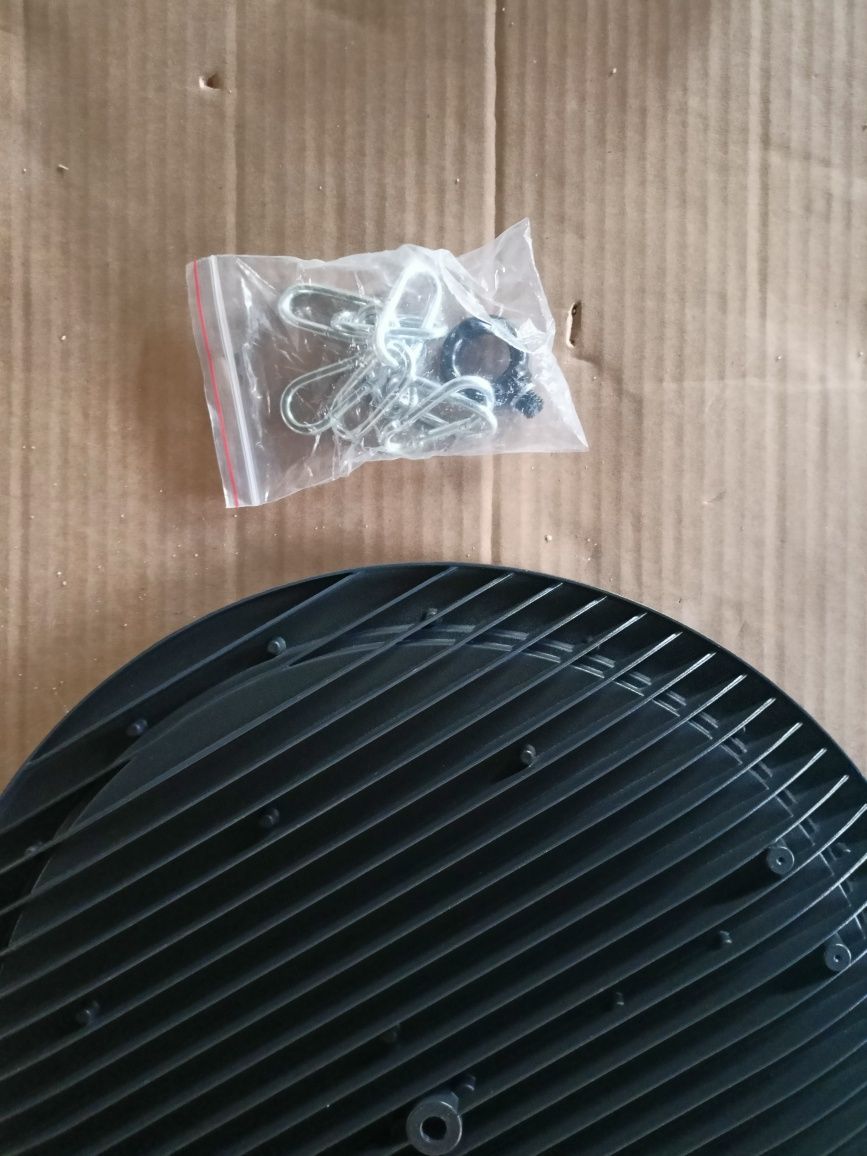 Nowa lampa LED UFO High Bay 300W światło 30000LM i barwa 6500K dzienne