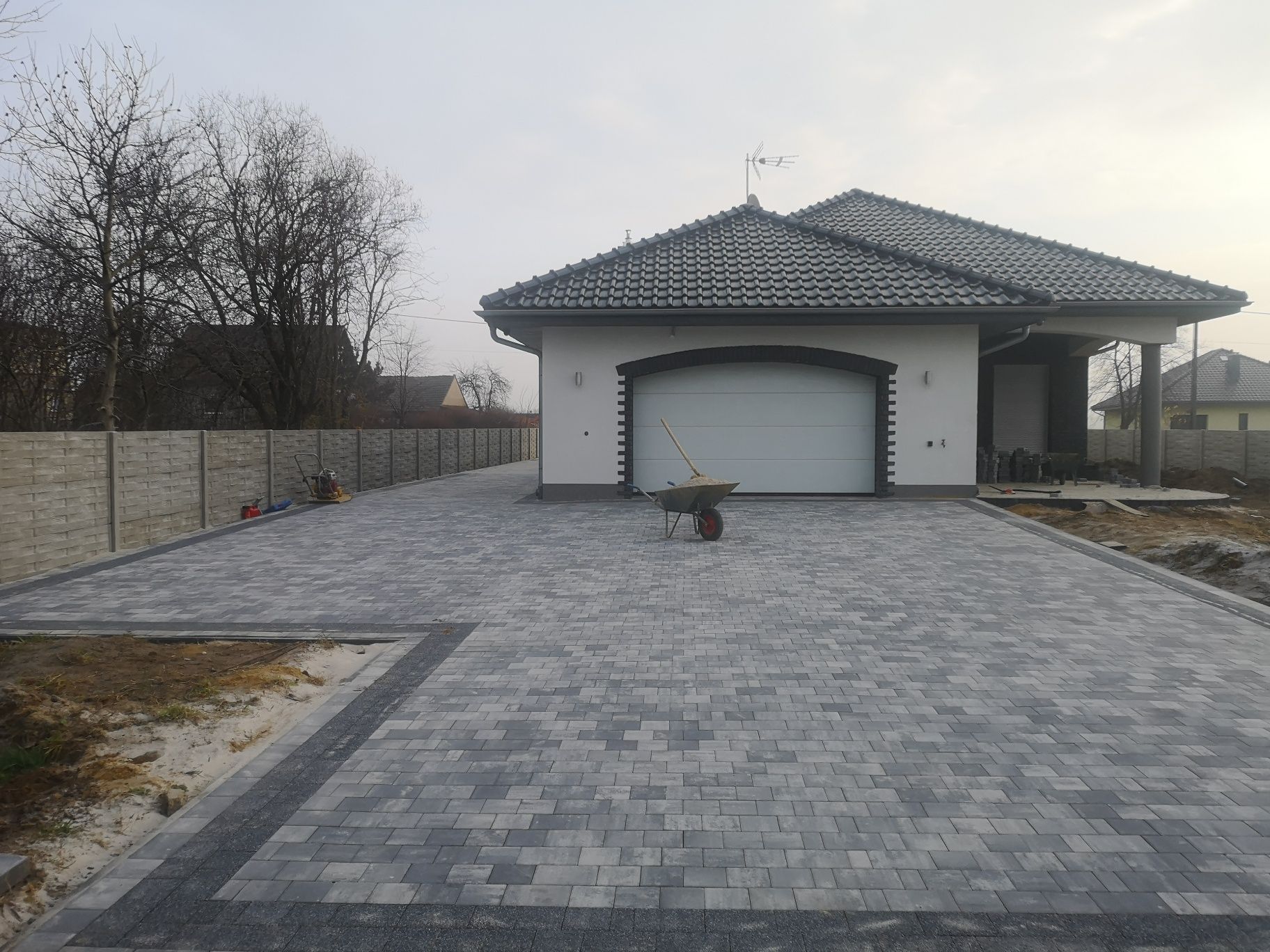 Brukarstwo, Montaż oporników betonowych. Podjazy betonowe