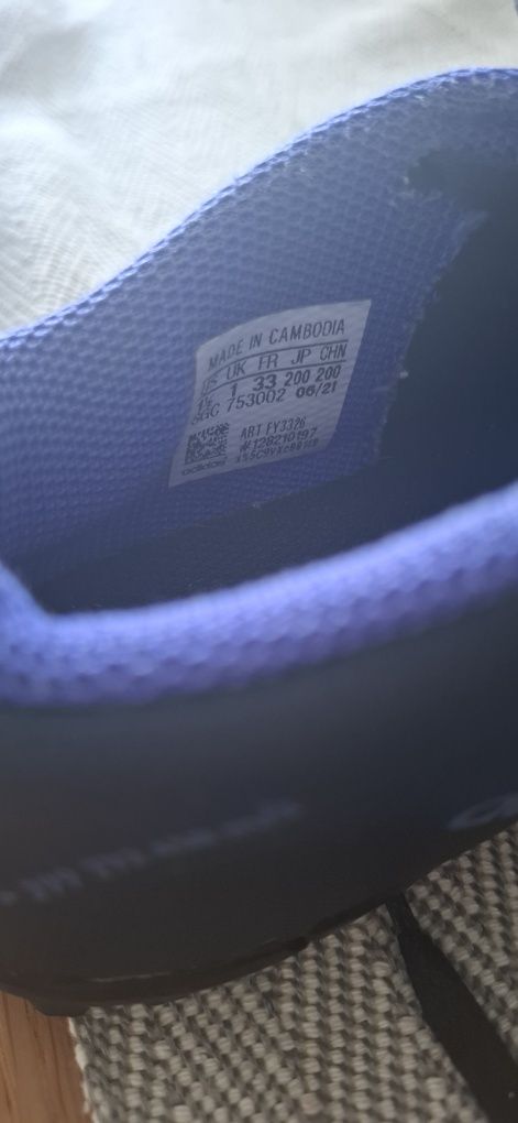Turfy adidas rozm 33 jak nowe.