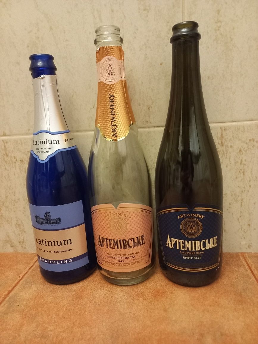 Бутылки из под шампанского , вина , водки