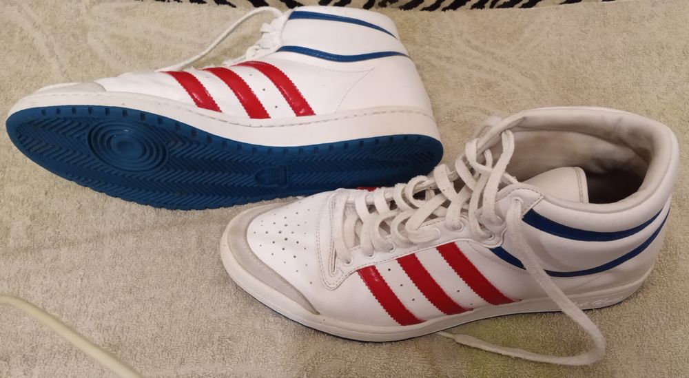 Кросовки фирменные "adidas"