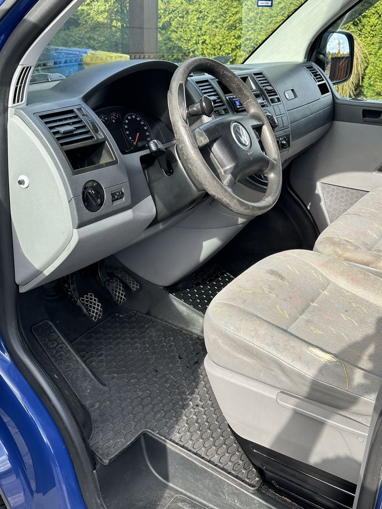 Sprzedam Volkswagen T5 2006 rok .MAX .1,9 TDI
