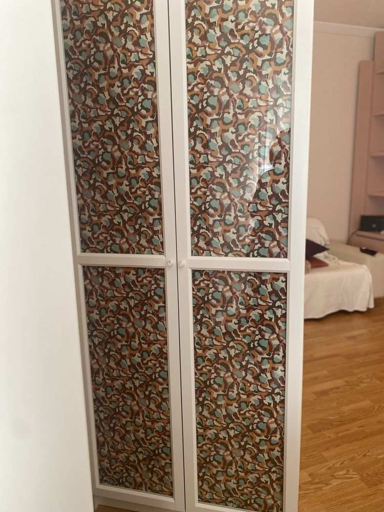 Estante Billy com portas