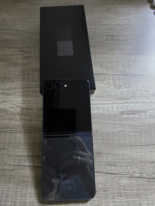 Samsung Z Flip 5 8/256