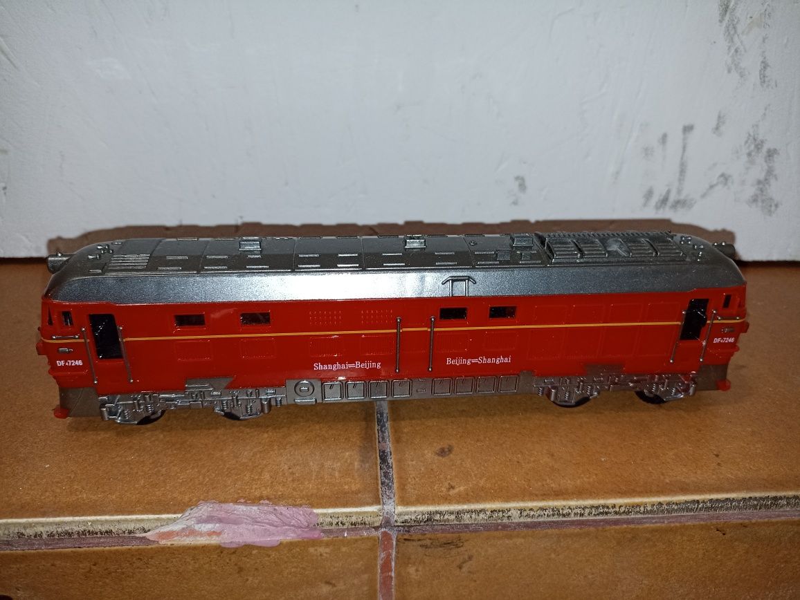 Model lokomotywy spalinowej ok 25 cm