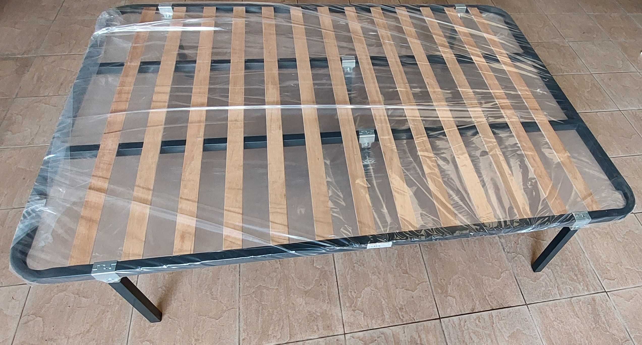 Cama com Colchão de Casal