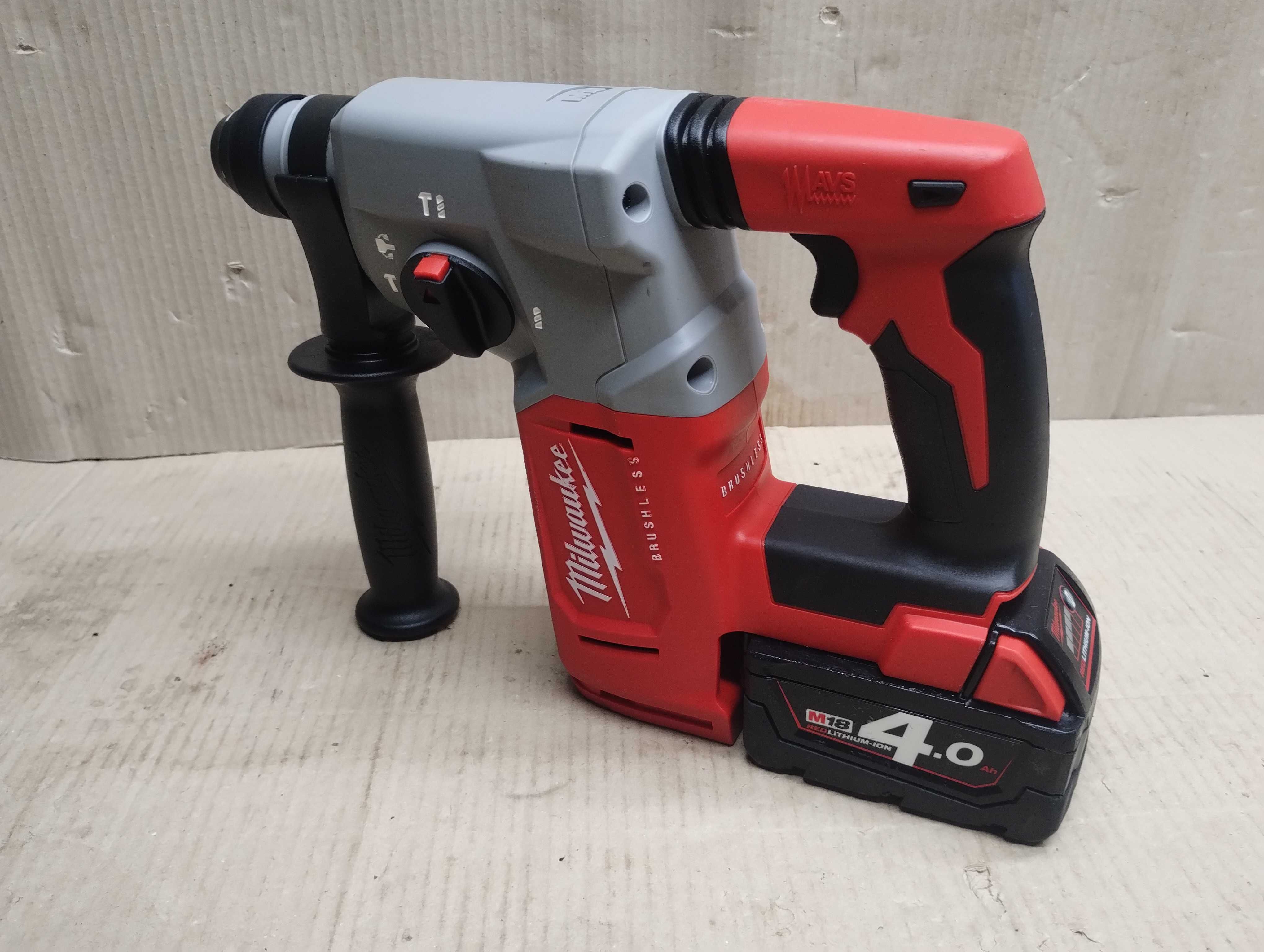 Młotowiertarka Milwaukee m18 BLH z 2024 roku 4.0Ah