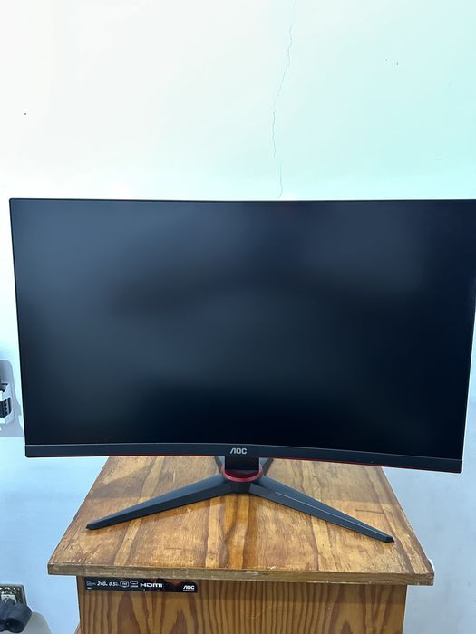 Monitor gaming curvo aoc 27’’